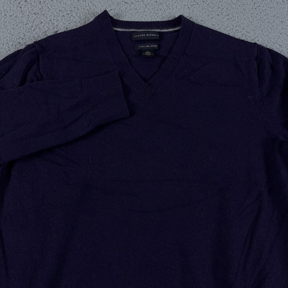Banana Republic Sweater Mens Medium Purple 100% Merino Wool Extra Fine V-Neck